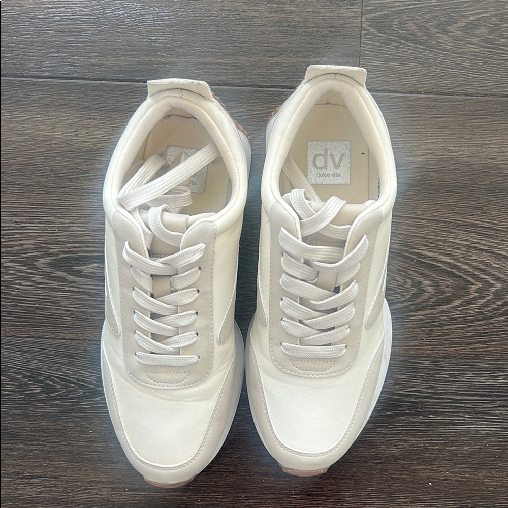 DV Dolce Vita sneakers  size 8.5 new
